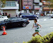 箱根駅伝を走る亜細亜大学生